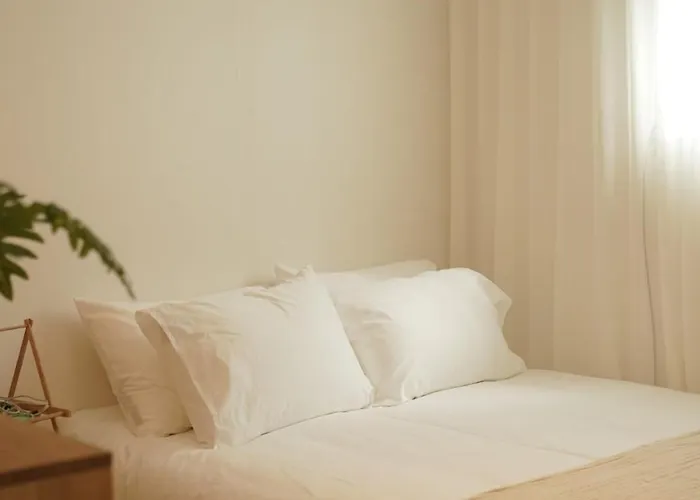 アパート Warm Minimal Wood House Near Hongdae, 3min Subway, Airport Bus 6 Mins *