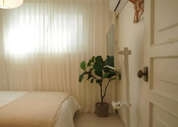 アパート Warm Minimal Wood House Near Hongdae, 3min Subway, Airport Bus 6 Mins