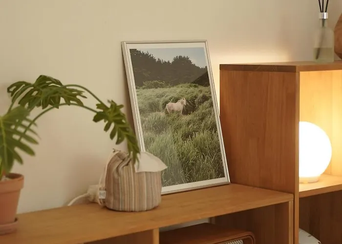 Warm Minimal Wood House Near Hongdae, 3min Subway, Airport Bus 6 Mins アパート