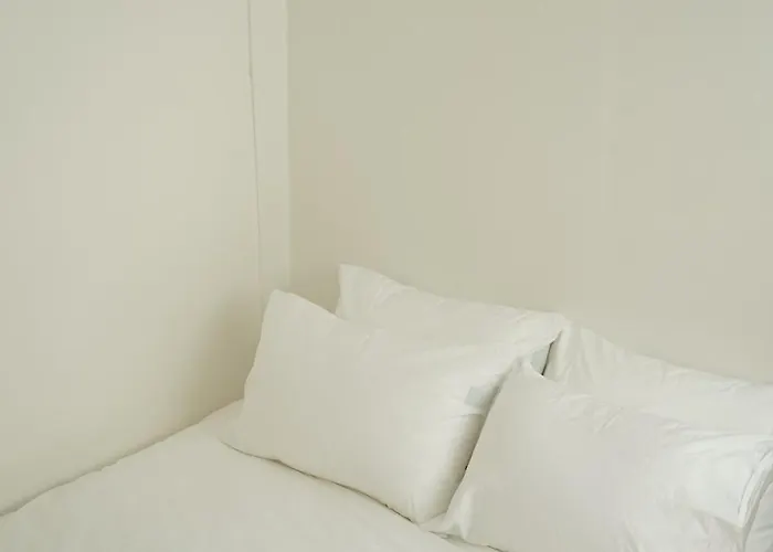 Warm Minimal Wood House Near Hongdae, 3min Subway, Airport Bus 6 Mins *