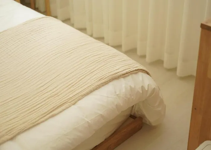 アパート Warm Minimal Wood House Near Hongdae, 3min Subway, Airport Bus 6 Mins