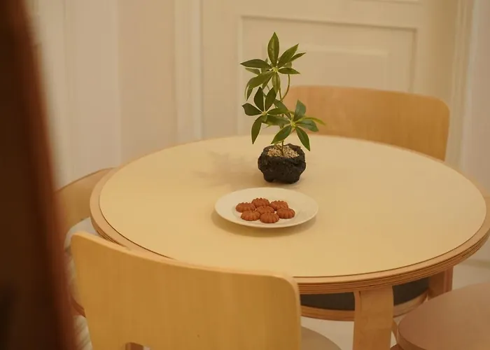 Warm Minimal Wood House Near Hongdae, 3min Subway, Airport Bus 6 Mins ソウル特別市