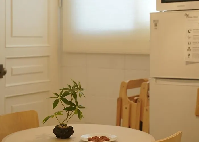 Warm Minimal Wood House Near Hongdae, 3min Subway, Airport Bus 6 Mins *
