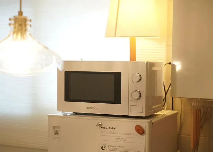 アパート Warm Minimal Wood House Near Hongdae, 3min Subway, Airport Bus 6 Mins