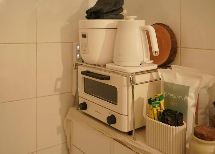 Warm Minimal Wood House Near Hongdae, 3min Subway, Airport Bus 6 Mins