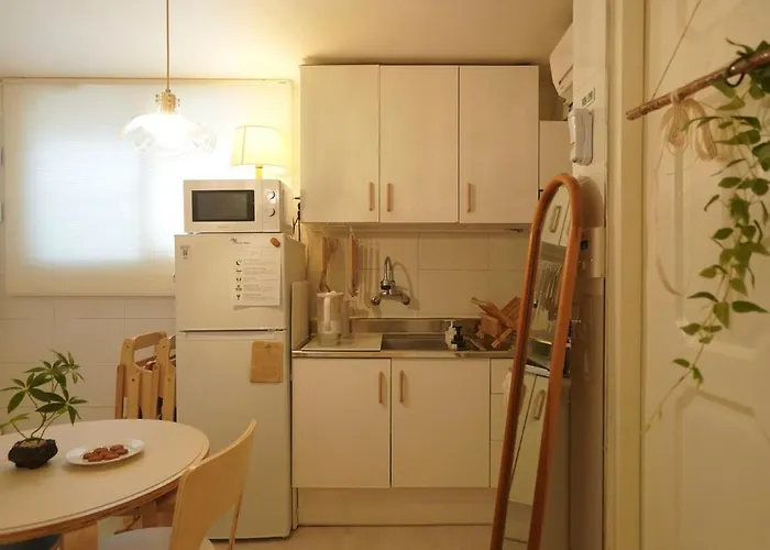 Warm Minimal Wood House Near Hongdae, 3min Subway, Airport Bus 6 Mins * ソウル特別市