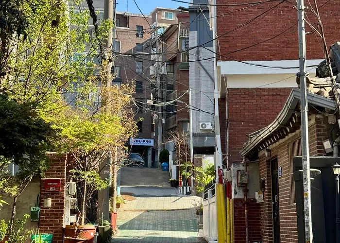アパート Warm Minimal Wood House Near Hongdae, 3min Subway, Airport Bus 6 Mins *
