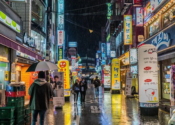 アパート Warm Minimal Wood House Near Hongdae, 3min Subway, Airport Bus 6 Mins ソウル特別市