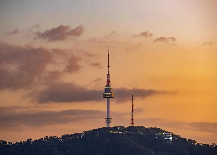 アパート Warm Minimal Wood House Near Hongdae, 3min Subway, Airport Bus 6 Mins ソウル特別市